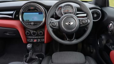 MINI Cooper D 2014 interior