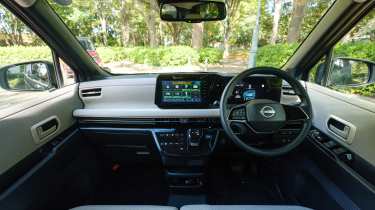 Nissan Sakura - front interior, static 