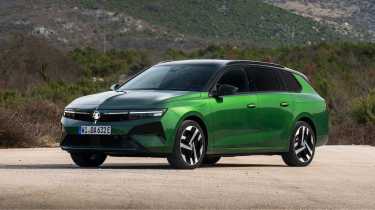 Vauxhall Astra Sports Tourer Electric - front static