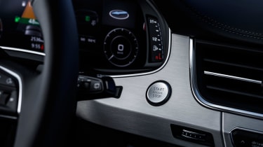 Audi Q7 e-tron 2015 button