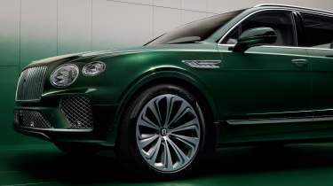 Bentley Bentayga Atelier Edition (Light Emerald) - front end