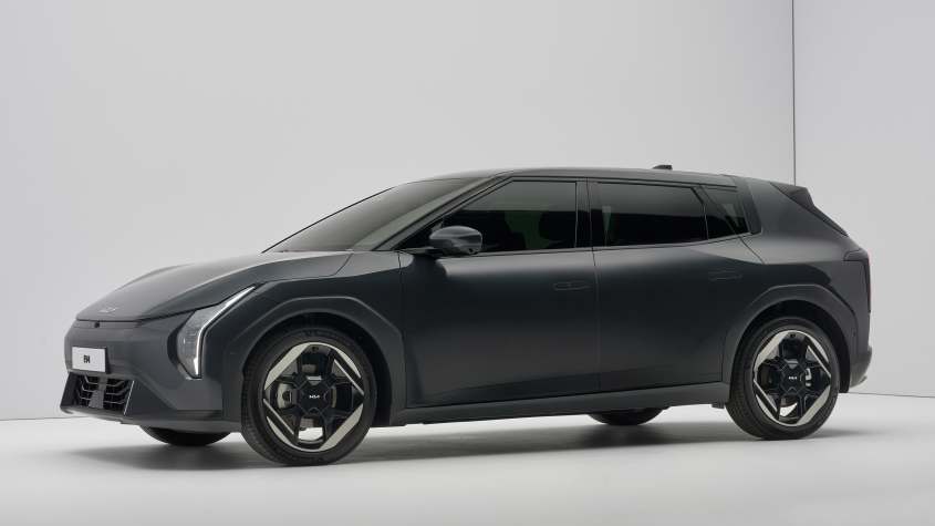 Kia EV4 - спереди