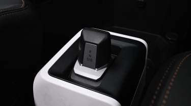 Dacia Spring Extreme - gear selector