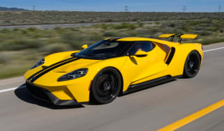 Ford GT - road front
