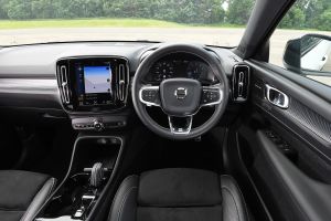 Volvo XC40 - dash