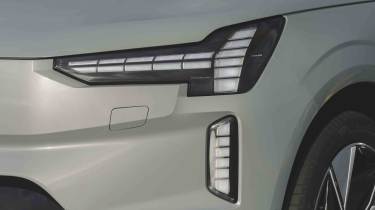 Volvo EX90 - head light detail