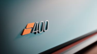 Morgan Supersport 400 - 400 badge