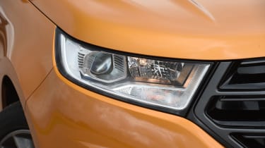 Ford Edge - front light detail