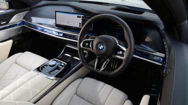 BMW i7 - dashboard