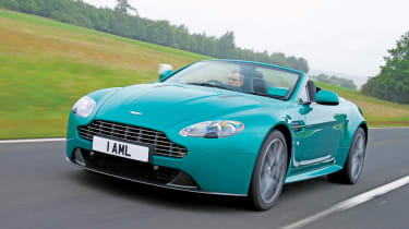 Aston Martin Vantage S Roadster frotn track
