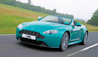 Aston Martin Vantage S Roadster frotn track