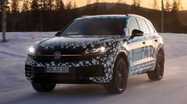 Volkswagen Touareg camouflaged - front tracking