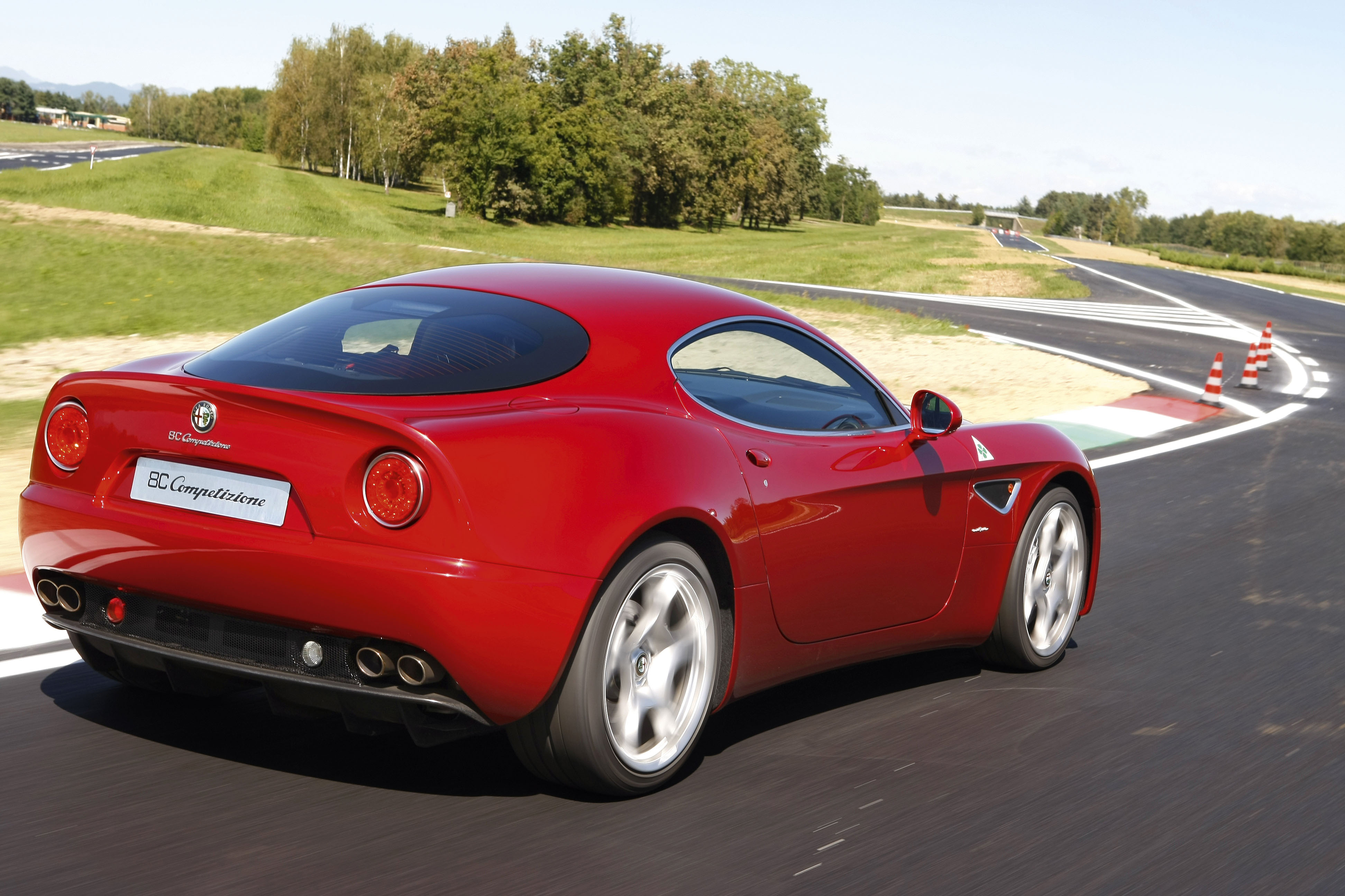 Alfa Romeo 8C | Auto Express