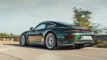 Porsche 911 GT3 Touring (992.2) rear tracking