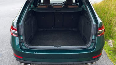 Skoda Superb Sleeper Edition - boot