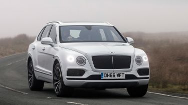 Bentley Bentayga Diesel - Ice white 2017 front cornering