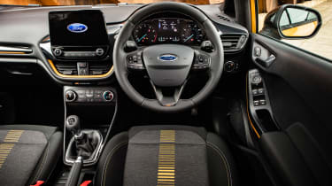 Ford Fiesta Active - dash