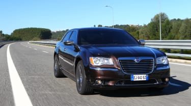 Chrysler 300C 2012 front tracking