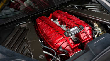 Chevrolet Corvette - engine