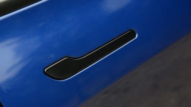Tesla Model 3 Long Range - door handle