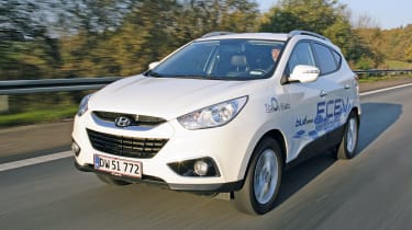 Hyundai ix35 fuel cell prototype front tracking