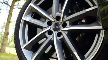 Audi S6 Avant - wheel