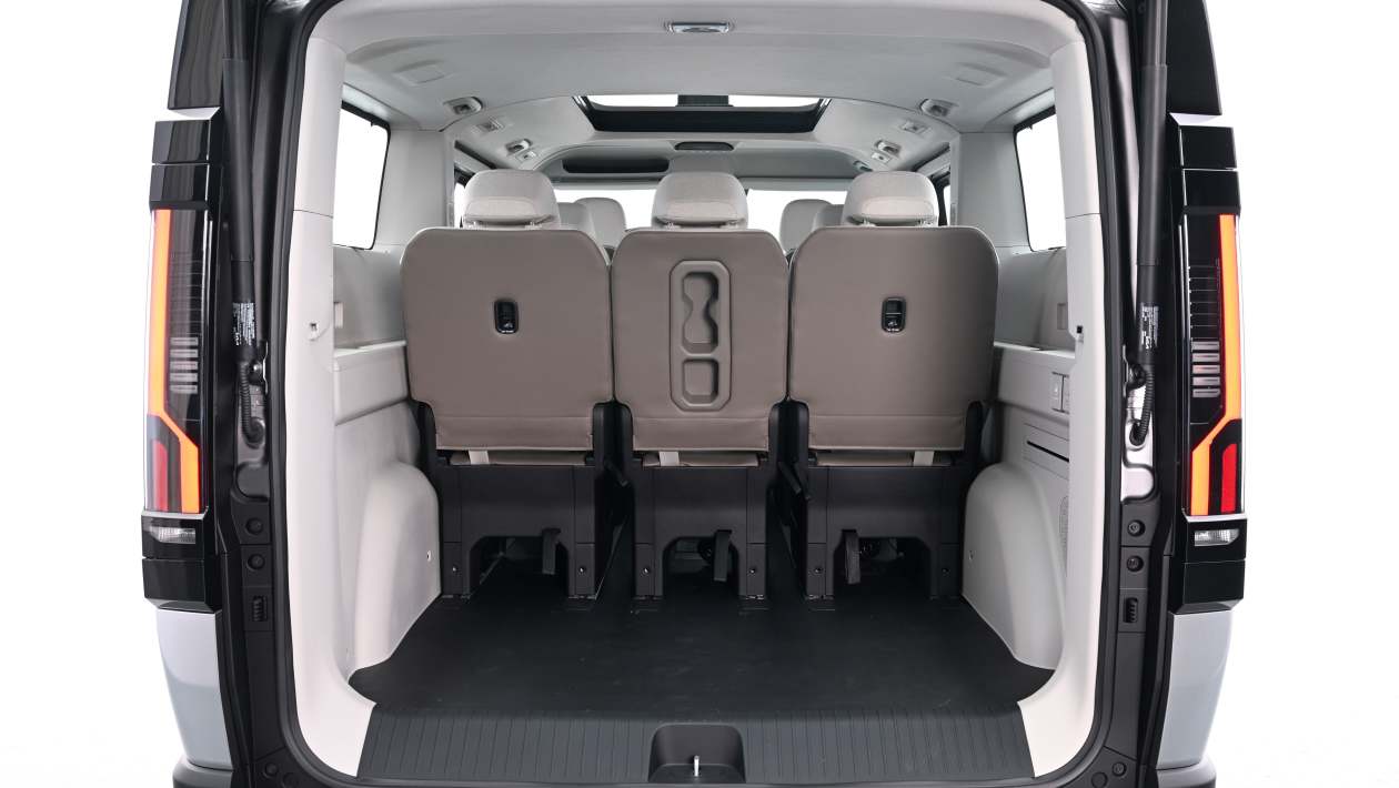 Kia PV7 Passenger cargo area with seats upright