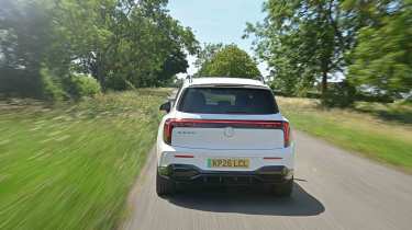 Mercedes GLB electric - rear full width tracking