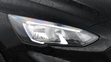 ford focus estate headlight