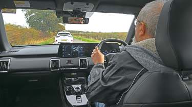 Suzuki e Vitara - driving