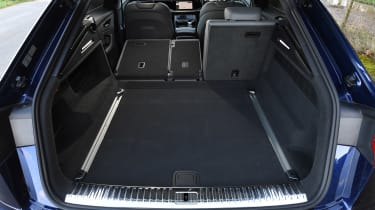 Audi Q8 - boot