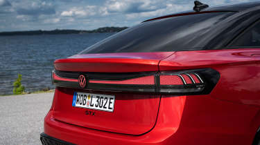 Volkswagen ID.7 GTX - tail light bar