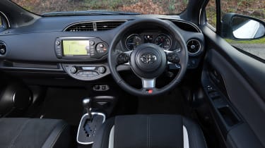 Toyota Yaris GR Sport - dash