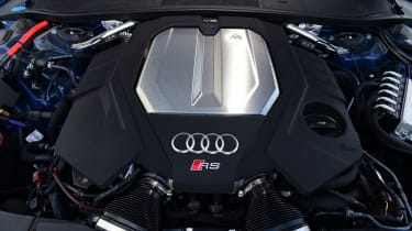 Audi RS 7 vs Porsche Panamera - Audi RS 7 engine bay