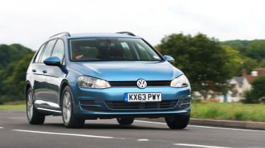 Volkswagen Golf Estate - front driving