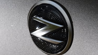 Nissan 370Z - Z badge
