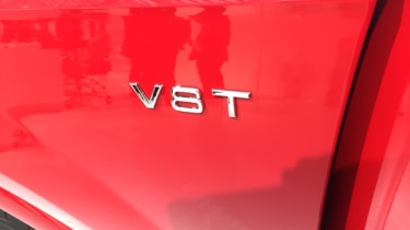 Audi SQ7 red - badge 2