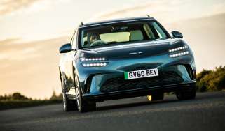 Genesis GV60 Pure - front action