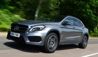 Mercedes GLA 2016 - front tracking