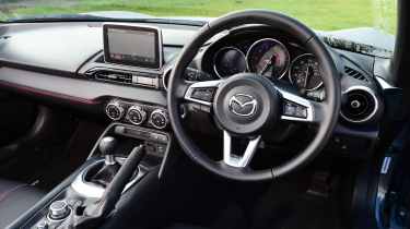 Mazda MX-5 - dashboard