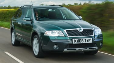 Skoda Octavia Scout - front tracking 