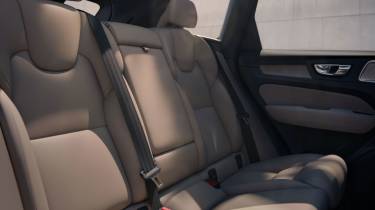 Volvo XC60 facelift 2026 - rear seats