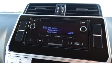 Toyota Land Cruiser Utility Commercial - radio