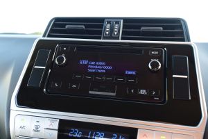 Toyota Land Cruiser Utility Commercial - radio