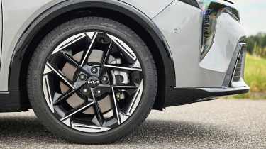 Kia K4 Sportswagon - wheel