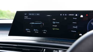 Peugeot E-3008 - infotainment EV screen