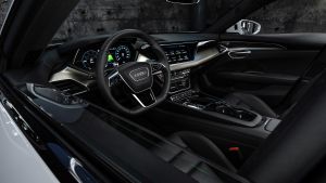 Audi e-tron GT - white dash