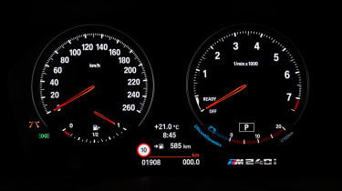 BMW 2 Series used guide - dials