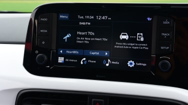 Toyota Aygo X vs Hyundai i10 vs Fiat 500 group test - Hyundai i10 infotainment screen