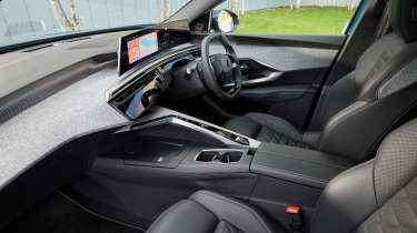 Peugeot E-3008 UK - front seats